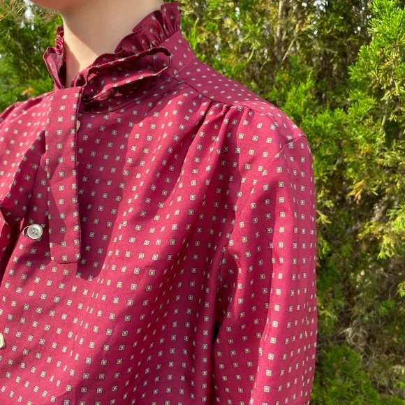 Vintage Lucky Winner Size 14 Western Red Patterned Blouse with Ruffle Collar - Picture 5 of 9